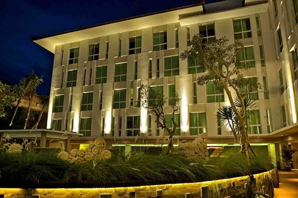 Bintang Kuta Hotel Exterior photo